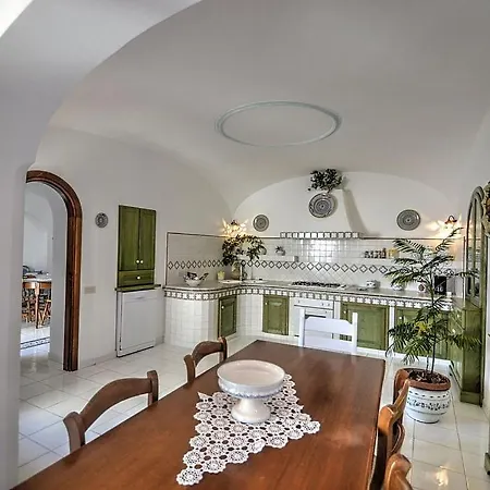 Holiday home Sleeps 6 Air Con Wifi *
