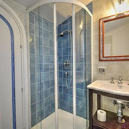 Sleeps 6 Air Con Wifi Holiday home