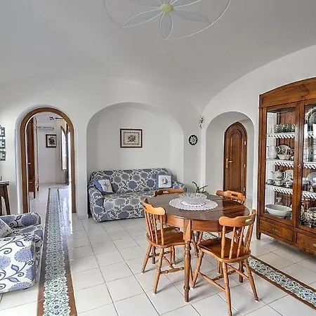 Holiday home Sleeps 6 Air Con Wifi Praiano