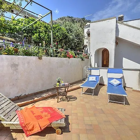 Sleeps 6 Air Con Wifi Praiano