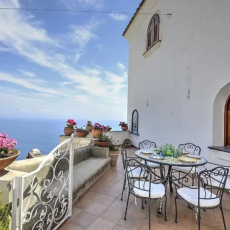 Sleeps 6 Air Con Wifi Holiday home *