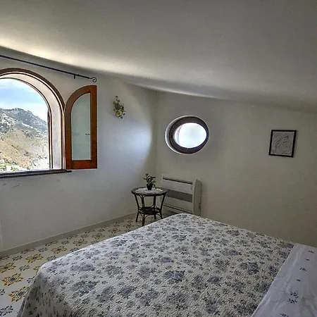 Holiday home Sleeps 6 Air Con Wifi *